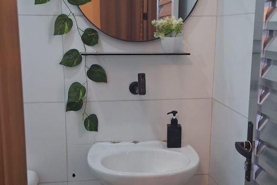 Banheiro de kitnet/studio para alugar com 1 quarto, 25m² em Vila Monteiro Lobato, Guarulhos