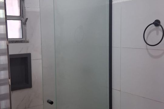 Banheiro de kitnet/studio para alugar com 1 quarto, 25m² em Vila Monteiro Lobato, Guarulhos