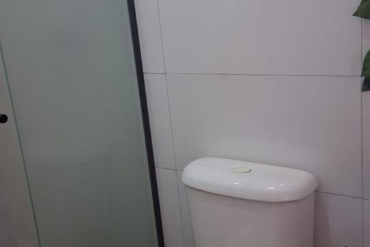 Banheiro de kitnet/studio para alugar com 1 quarto, 25m² em Vila Monteiro Lobato, Guarulhos