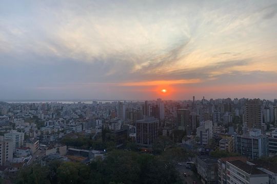 Vista de kitnet/studio à venda com 1 quarto, 45m² em Petrópolis, Porto Alegre