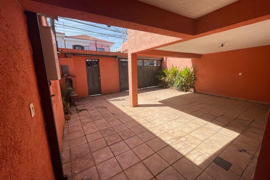 Garagem de casa à venda com 3 quartos, 260m² em Vila Silveira, Guarulhos