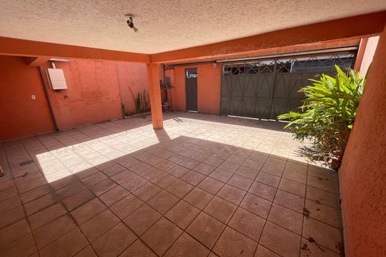 Garagem de casa à venda com 3 quartos, 260m² em Vila Silveira, Guarulhos