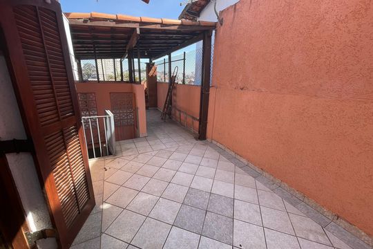 Quintal de casa à venda com 3 quartos, 260m² em Vila Silveira, Guarulhos