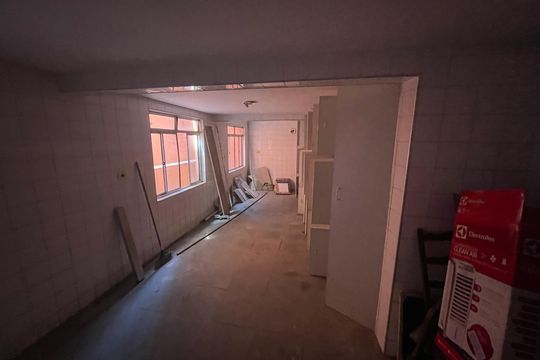 Porão de casa à venda com 3 quartos, 260m² em Vila Silveira, Guarulhos