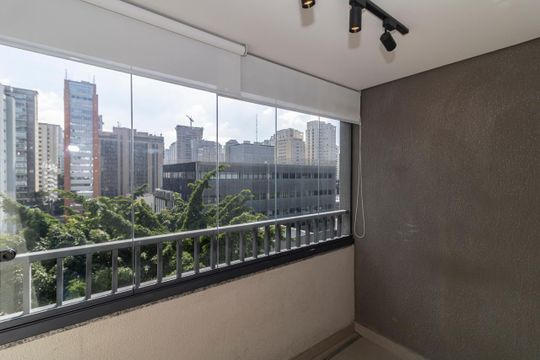 Varanda de kitnet/studio à venda com 2 quartos, 40m² em Indianópolis, São Paulo