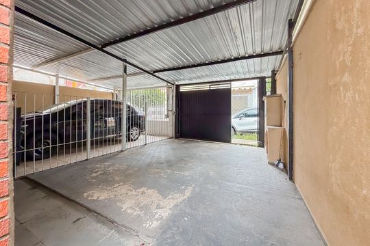 Garagem de casa à venda com 3 quartos, 100m² em Ipiranga, São Paulo