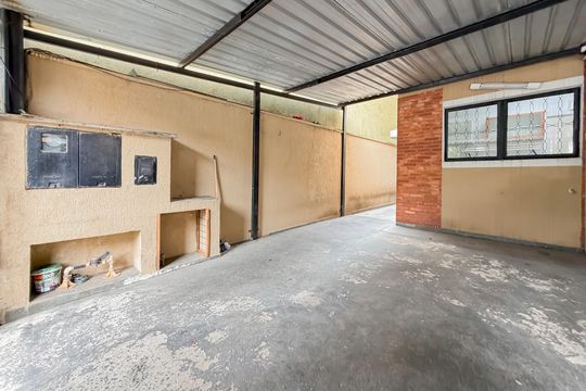 Garagem de casa à venda com 3 quartos, 100m² em Ipiranga, São Paulo