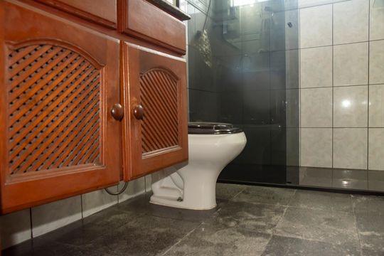 Banheiro Social de casa à venda com 3 quartos, 150m² em Parque Imperial, São Paulo