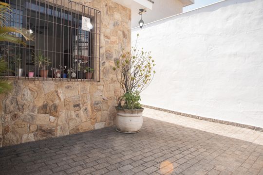 Garagem de casa à venda com 3 quartos, 150m² em Parque Imperial, São Paulo