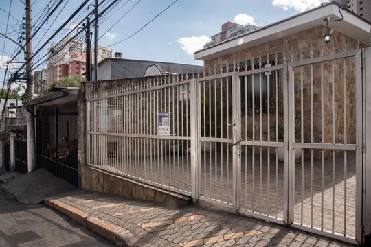 Fachada de casa à venda com 3 quartos, 150m² em Parque Imperial, São Paulo