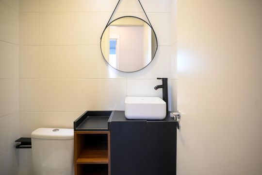 Banheiro social de apartamento para alugar com 2 quartos, 42m² em Sacoma, São Paulo