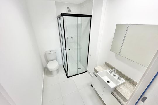 Banheiro Social de kitnet/studio à venda com 1 quarto, 28m² em Parada Inglesa, São Paulo