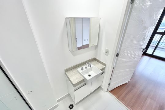 Banheiro Social de kitnet/studio à venda com 1 quarto, 28m² em Parada Inglesa, São Paulo