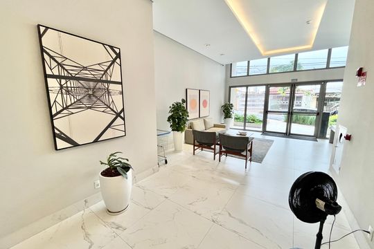 Hall de entrada de kitnet/studio à venda com 1 quarto, 28m² em Parada Inglesa, São Paulo