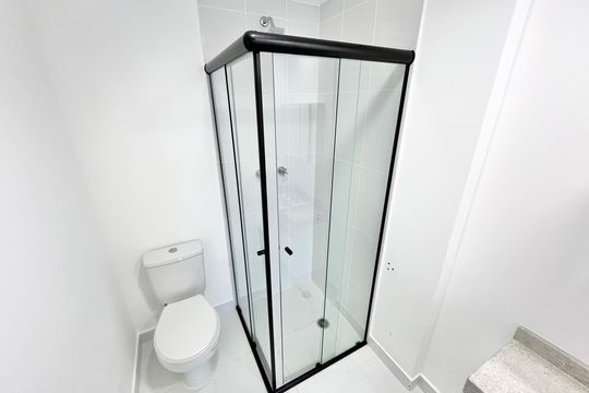 Banheiro Social de kitnet/studio à venda com 1 quarto, 28m² em Parada Inglesa, São Paulo