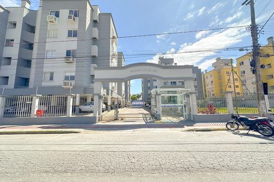 Fachada de apartamento para alugar com 2 quartos, 53m² em Areias, São José