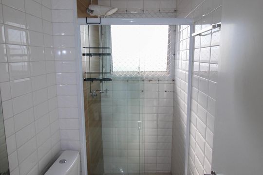Banheiro de apartamento para alugar com 2 quartos, 47m² em Vila Carvalho, Sorocaba