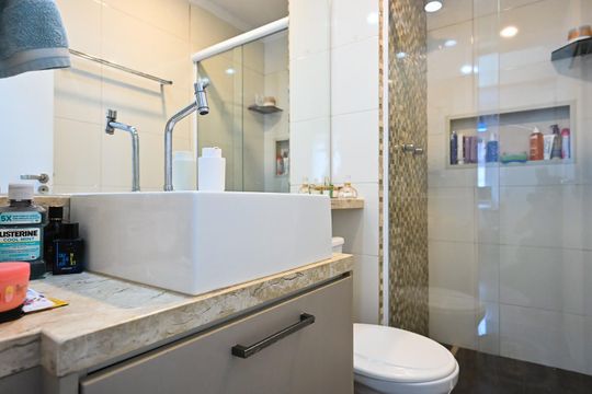 Banheiro de apartamento para alugar com 2 quartos, 49m² em Vila Andrade, São Paulo
