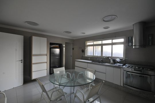 Cozinha de casa para alugar com 3 quartos, 800m² em Vila Albertina, São Paulo