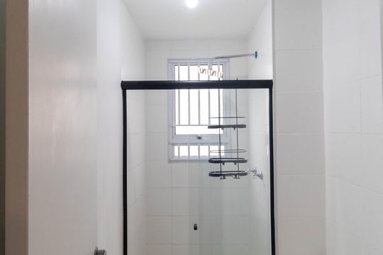 Banheiro de apartamento à venda com 2 quartos, 40m² em Campo Grande, Rio de Janeiro