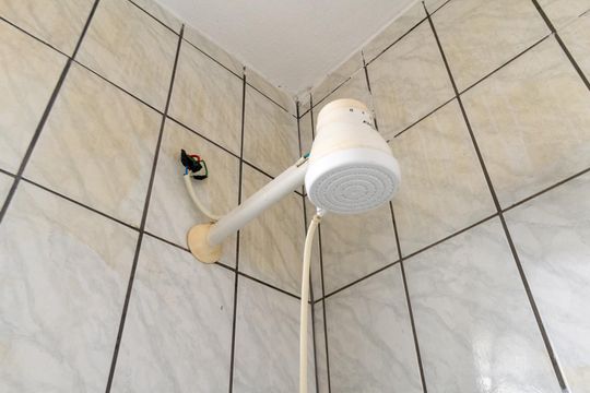 Banheiro de kitnet/studio para alugar com 1 quarto, 22m² em Jabaquara, São Paulo