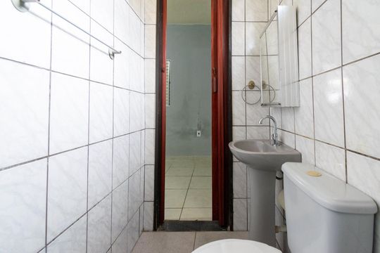 Banheiro de kitnet/studio para alugar com 1 quarto, 22m² em Jabaquara, São Paulo