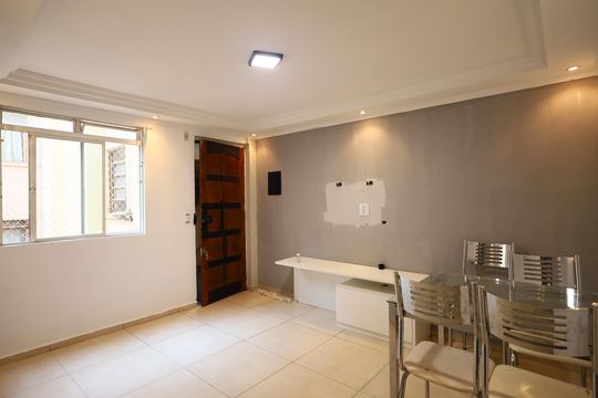Sala de apartamento para alugar com 2 quartos, 52m² em Padroeira, Osasco