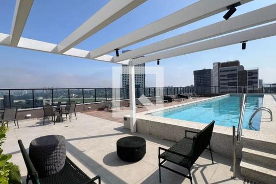 Área Comum - Piscina de apartamento para alugar com 1 quarto, 28m² em Pinheiros, São Paulo