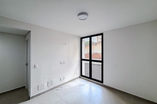 Sala de casa de condomínio para alugar com 2 quartos, 122m² em Vila Mariana, São Paulo