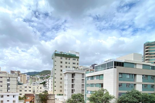 Vista da Suíte 2 de apartamento à venda com 3 quartos, 171m² em Sion, Belo Horizonte