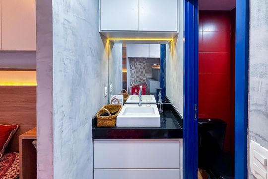 Banheiro social de apartamento à venda com 1 quarto, 28m² em Cerqueira César, São Paulo