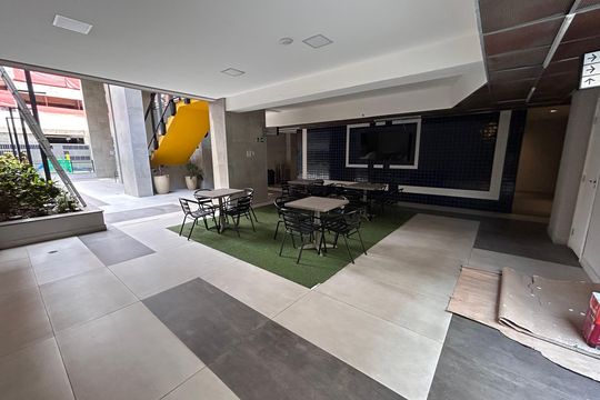 Hall social de apartamento à venda com 1 quarto, 66m² em Jardim Flor da Montanha, Guarulhos