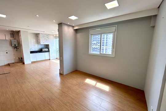 Sala de apartamento à venda com 1 quarto, 66m² em Jardim Flor da Montanha, Guarulhos