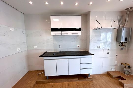 Cozinha de apartamento à venda com 1 quarto, 66m² em Jardim Flor da Montanha, Guarulhos