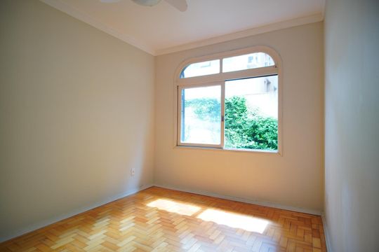 Quarto de apartamento à venda com 1 quarto, 54m² em Auxiliadora, Porto Alegre