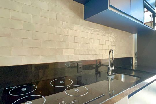 Cozinha de apartamento para alugar com 1 quarto, 42m² em Jardim das Bandeiras, São Paulo