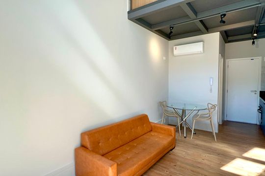 Sala de apartamento para alugar com 1 quarto, 42m² em Jardim das Bandeiras, São Paulo