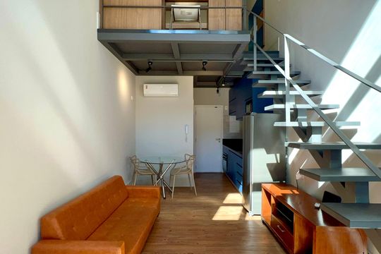 Sala de apartamento para alugar com 1 quarto, 42m² em Jardim das Bandeiras, São Paulo
