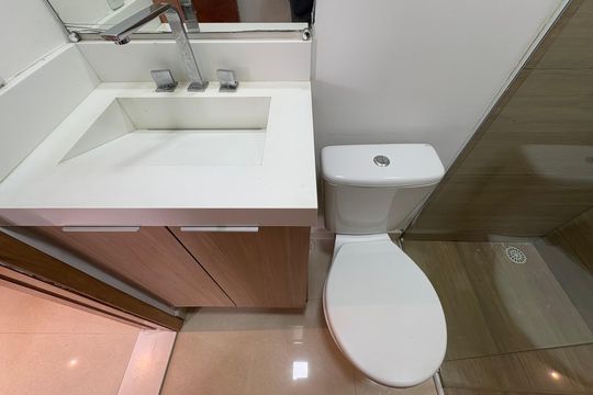Banheiro Social de apartamento à venda com 1 quarto, 30m² em Vila Alpina, Santo André