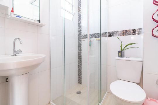 Banheiro de apartamento à venda com 1 quarto, 38m² em Vila Araguaia, São Paulo