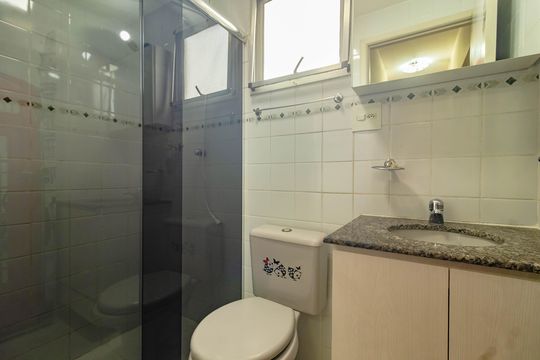 Banheiro de apartamento para alugar com 2 quartos, 55m² em Vila Santa Catarina, São Paulo