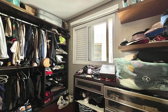 Closet da suíte de apartamento à venda com 1 quarto, 152m² em Vila Clementino, São Paulo