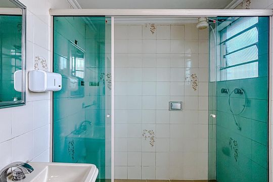 Banheiro da Suíte 1 de casa para alugar com 5 quartos, 315m² em Vila Carrao, São Paulo