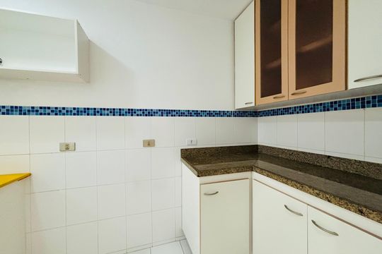 Cozinha de apartamento para alugar com 2 quartos, 70m² em Botafogo, Rio de Janeiro