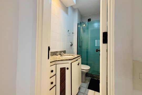 Banheiro Suíte de apartamento para alugar com 2 quartos, 70m² em Botafogo, Rio de Janeiro
