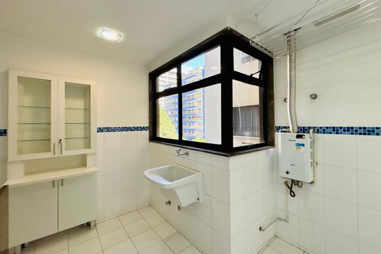 Área de serviço de apartamento para alugar com 2 quartos, 70m² em Botafogo, Rio de Janeiro