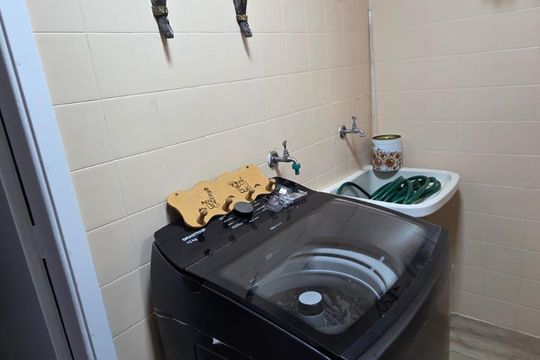 Área de serviço de apartamento para alugar com 2 quartos, 110m² em Vila Joaquim Inacio, Campinas