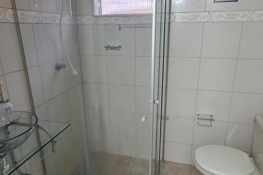 Banheiro de apartamento para alugar com 2 quartos, 110m² em Vila Joaquim Inacio, Campinas