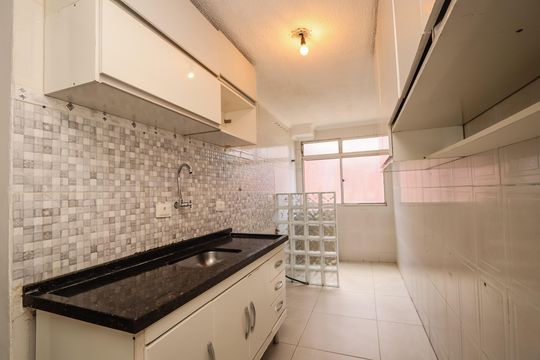 Cozinha de apartamento à venda com 2 quartos, 52m² em Jardim Umarizal, São Paulo