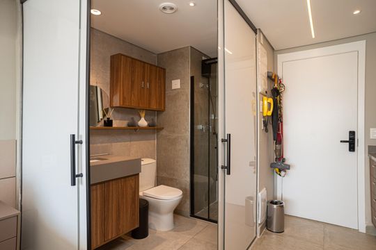 Banheiro de kitnet/studio para alugar com 1 quarto, 24m² em Bela Vista, São Paulo